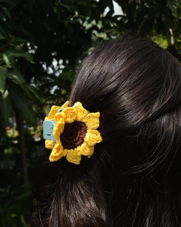 Sunflower claw clip